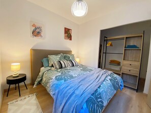 2 bedrooms, free WiFi, bed sheets - Modern apartment in the center of dieppe (Dieppe)