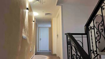 Villa, 4 Bedrooms, Private Pool | Bahagian dalam