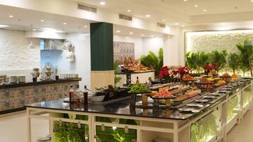 Villa, 4 Bedrooms, Private Pool | Tempat makan