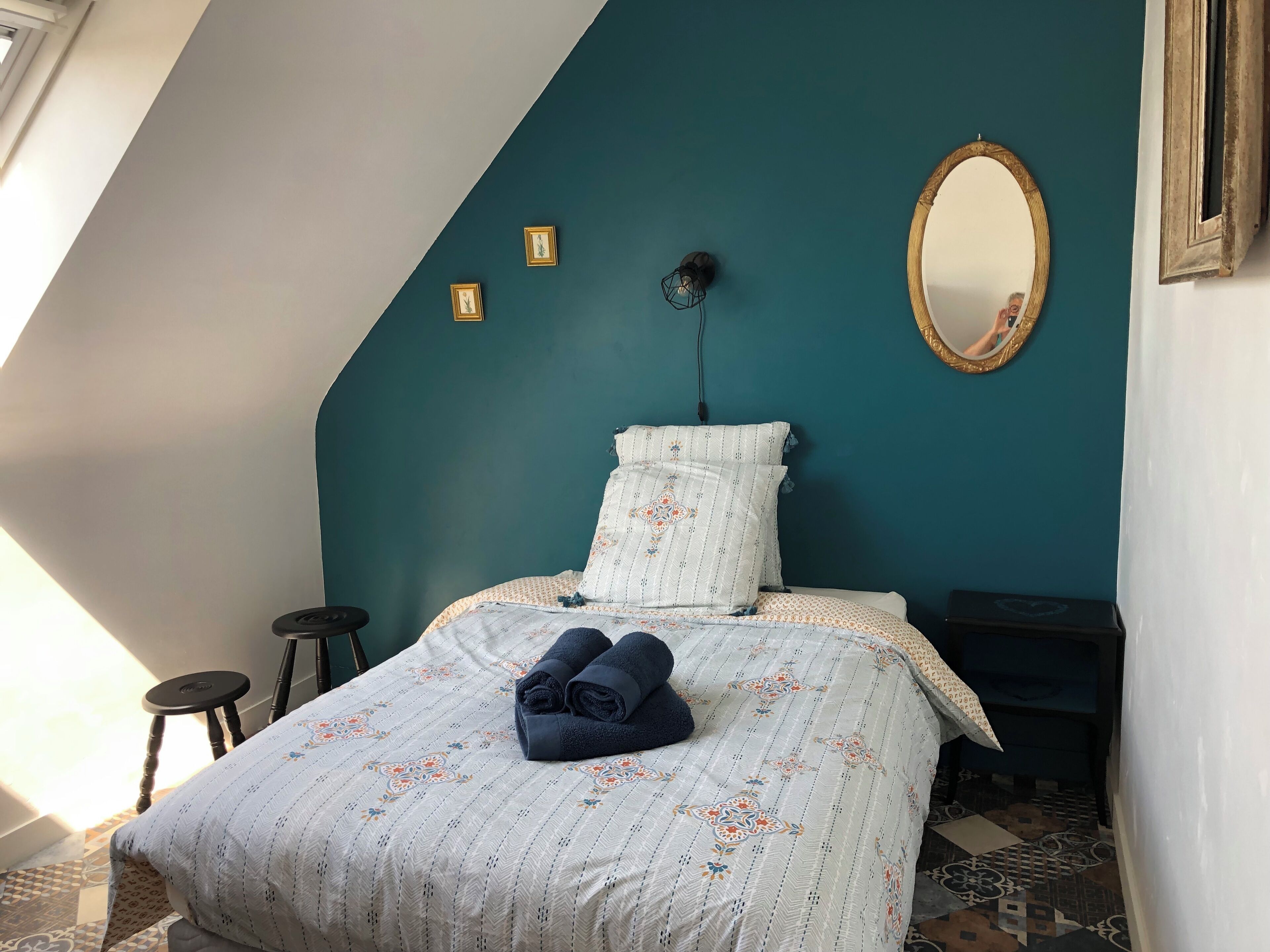 6 habitaciones, tabla de planchar con plancha, internet y ropa de cama 