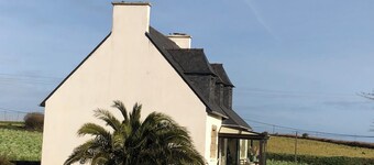 Large, spacious Germaine house in a quiet location 10 minutes from the sea.