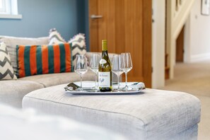 Interior - Orchard House 5 bedrooms - sleeps 10 guests  in 5 bedrooms (Burnham Market)
