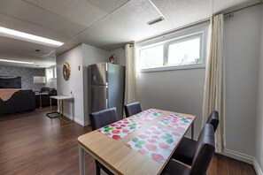 Unclassified image, 2 of 14, button