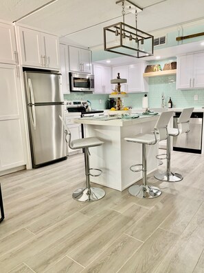Private kitchen - Ocean Front Condo - South Padre Island (South Padre Island)