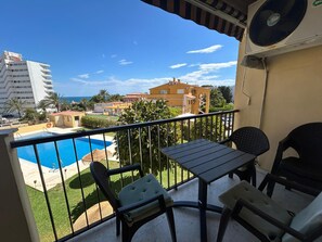 Apartment | Balcony - Apartment in Benalmadena With Sea Views (Benalmádena)