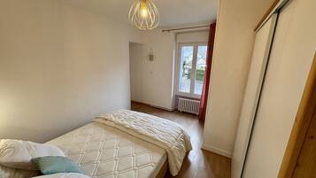 Apartment | 2 bedrooms, iron/ironing board