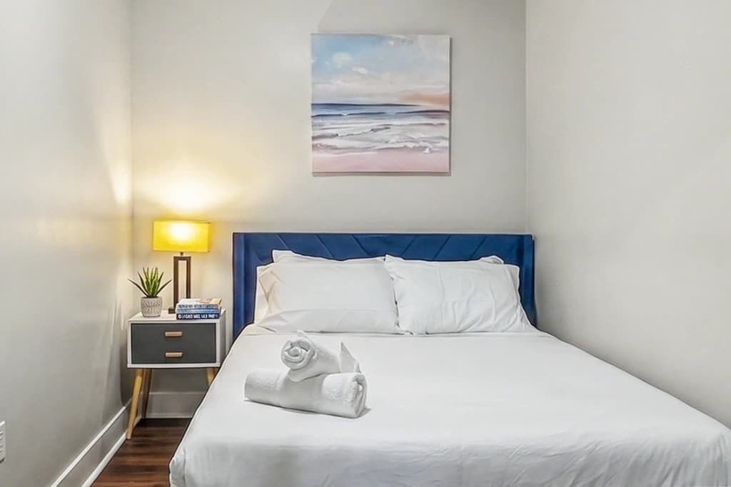 2 bedrooms, bed sheets