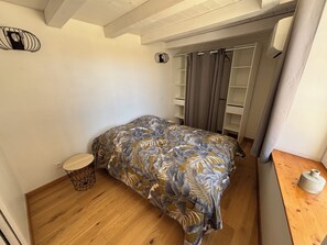 3 bedrooms, Internet