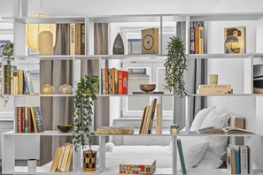 2 makuuhuonetta, työpöytä, silitysrauta/-lauta, ilmainen Wi-Fi