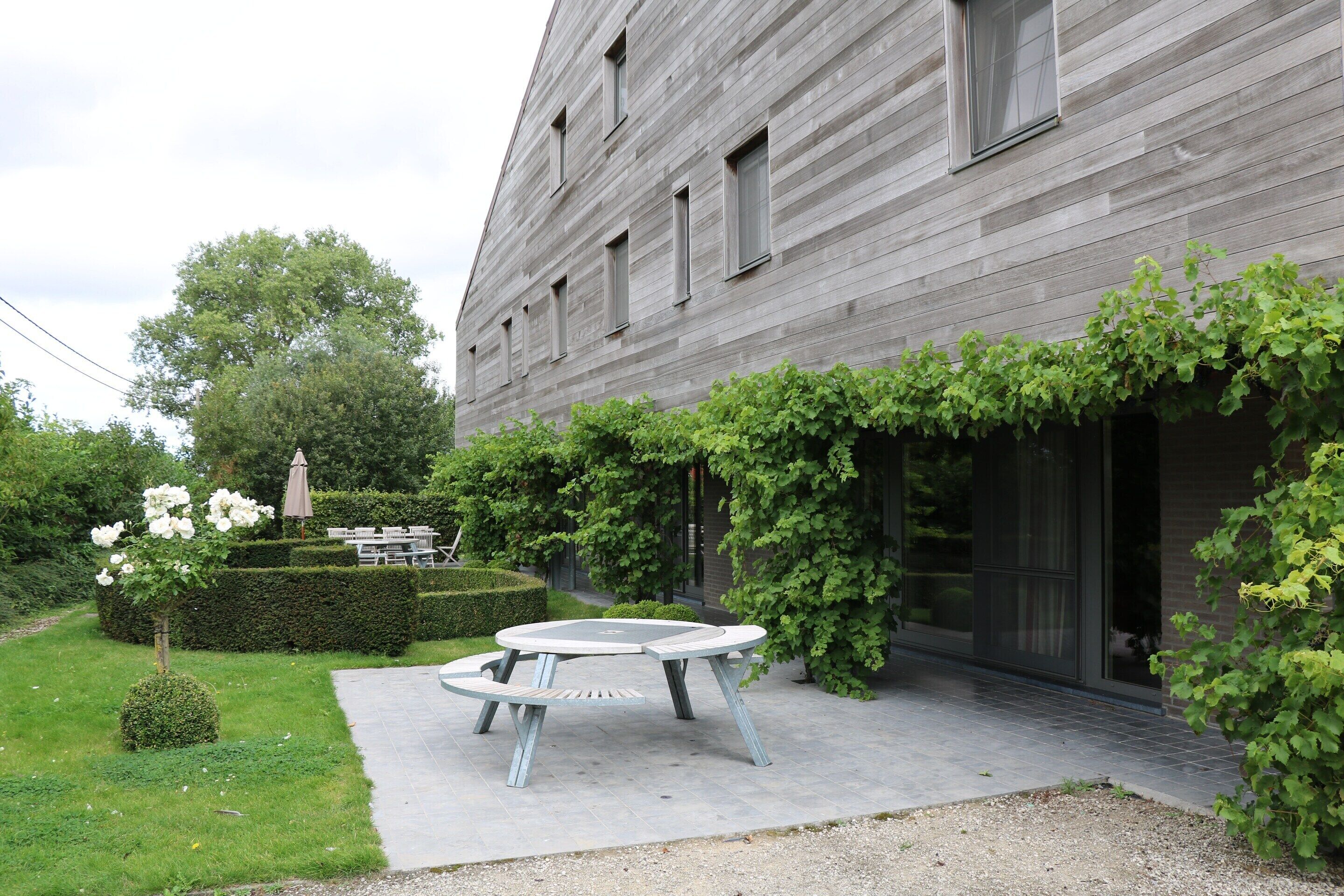 House | Outdoor dining