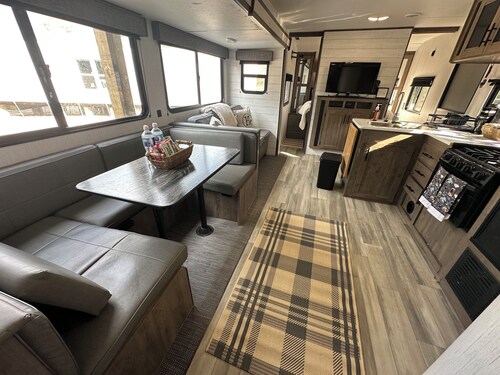 Quiet retreat on beautiful horse farm