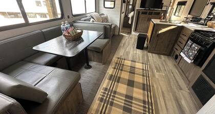 Quiet retreat on beautiful horse farm