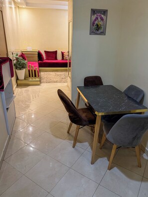 Dining - 2 balcony rooms in Mabrouka  5 minutes from Guéliz (Marrakech)