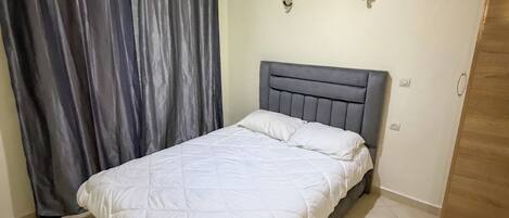 2 chambres, fer et planche à repasser, accès Internet, draps fournis