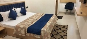 Deluxe Room | Rollaway beds, free WiFi, bed sheets - The Garrison Hotel (Meerut)