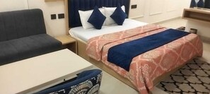 Rollaway beds, free WiFi, bed sheets - The Garrison Hotel (Meerut)