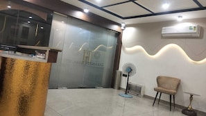 Unclassified image, 3 of 10, button - Amantran Palace (Meerut)