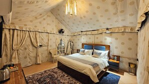 Desk, free WiFi - Mayura Retreat (Danta Ramgarh)