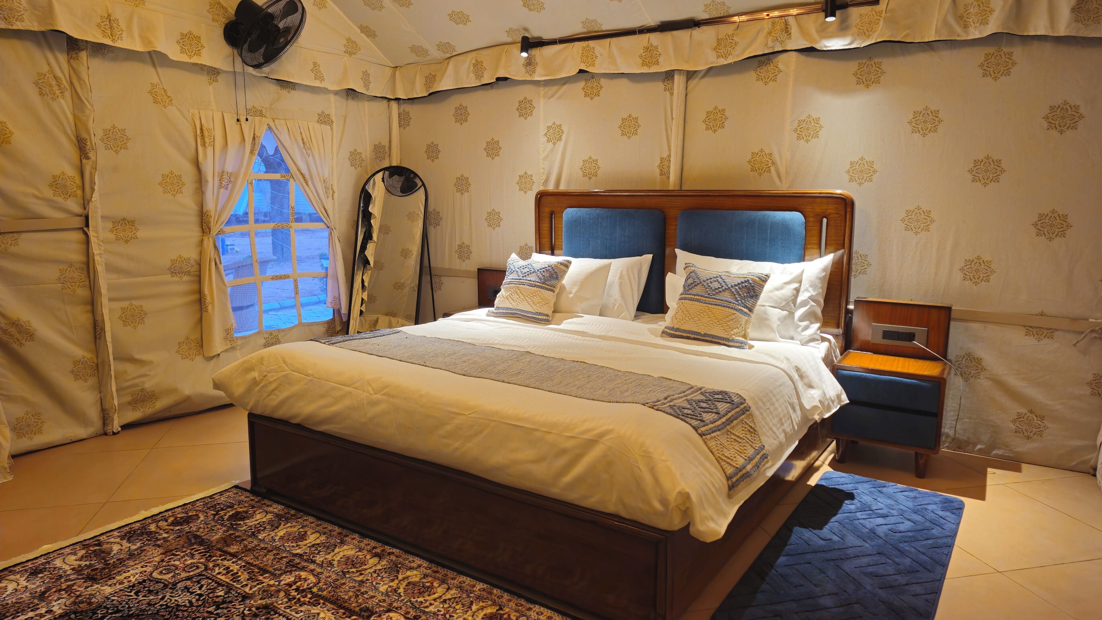 Premium Tent, Garden View