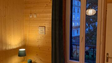 Apartment | 1 bedroom, iron/ironing board