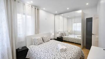 3 slaapkamers, een strijkplank/strijkijzer, wifi, beddengoed