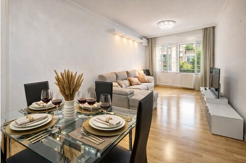 Fantastic and spacious apartment in Barcelona