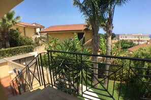 Property grounds - Holiday Properties Sicilian Breeze2 (Lido di Noto, Italy)
