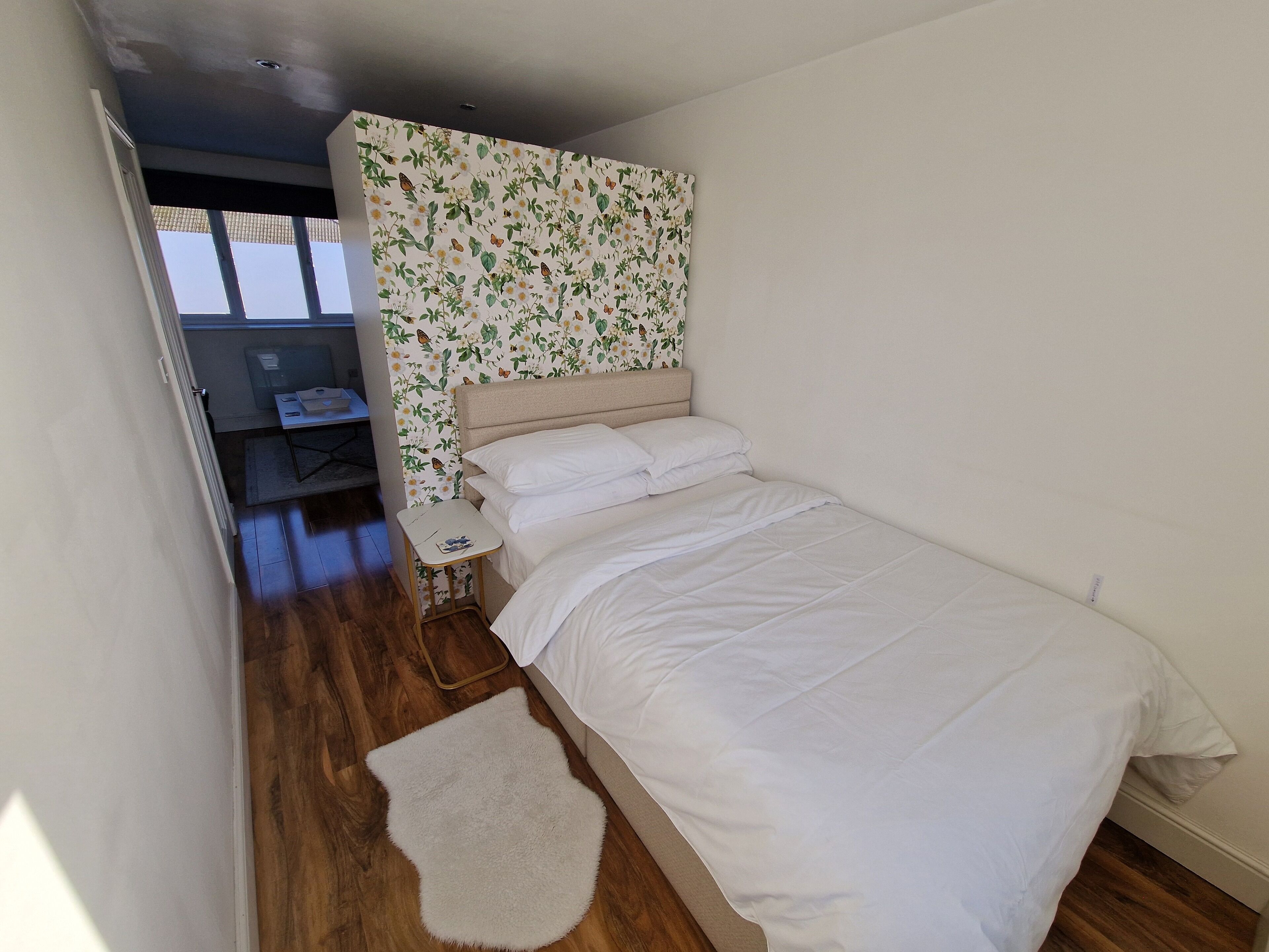 1 dormitorio, tabla de planchar con plancha, Internet y ropa de cama