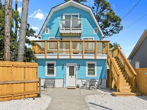 Exterior - Two Private Suites with Access - Sleeps 12 - Just Blocks From the Beach (Panama City)