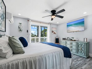 3 bedrooms, iron/ironing board, free WiFi, bed sheets - Two Private Suites with Access - Sleeps 12 - Just Blocks From the Beach (Panama City)