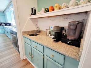 Fridge, microwave, oven, stovetop - Poolside Punch - 3BR/2BA with Pool, Florida Room & Workspace – Sleeps 13! (Panama City)