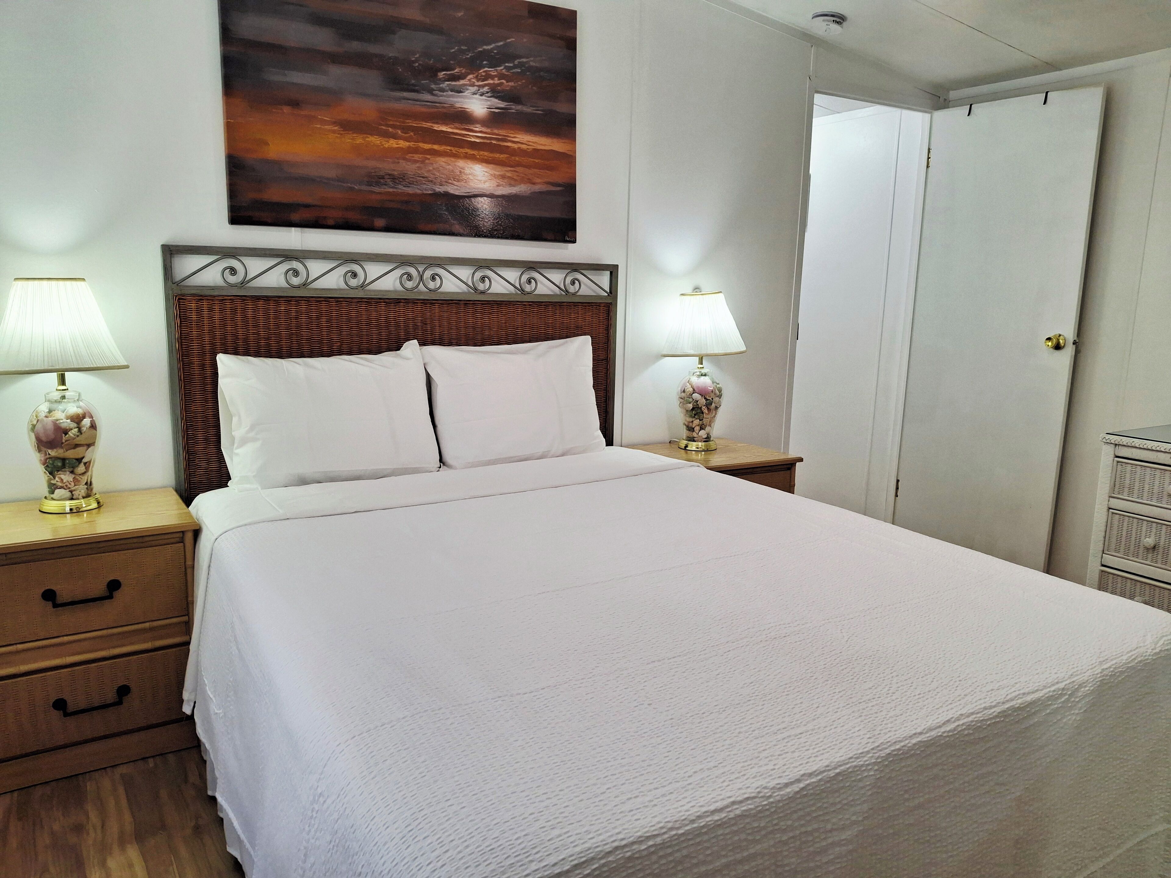 2 bedrooms, iron/ironing board, free WiFi, bed sheets