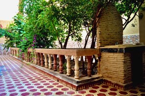 Luokittelematon kuva, 4 kautta 24, painike