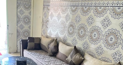 Sunny Villa in the Heart of Erfoud - Terrace & Garden, Perfect for Families