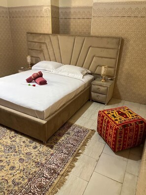 Unclassified image, 3 of 24, button