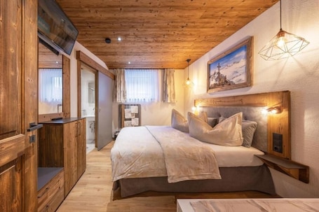 Deluxe Apartment, 2 Bedrooms, Kitchen, Garden View. Wildbach Apartments Stubai