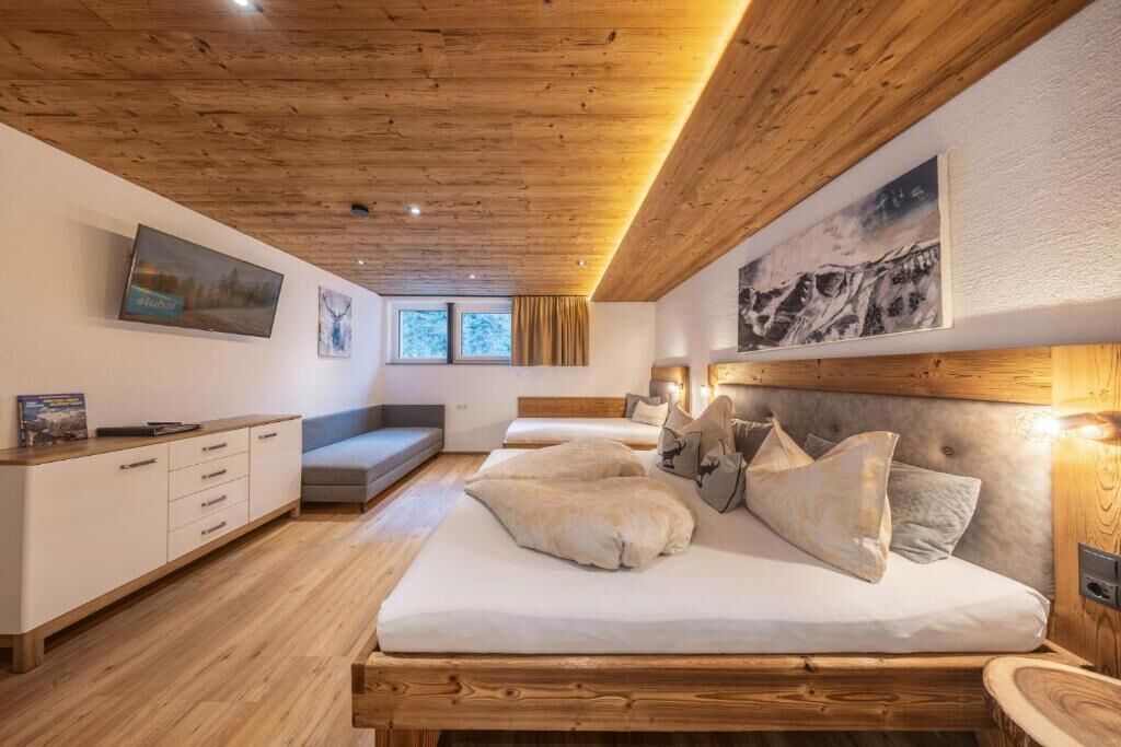 Deluxe Apartment, 2 Bedrooms, Kitchen, Garden View