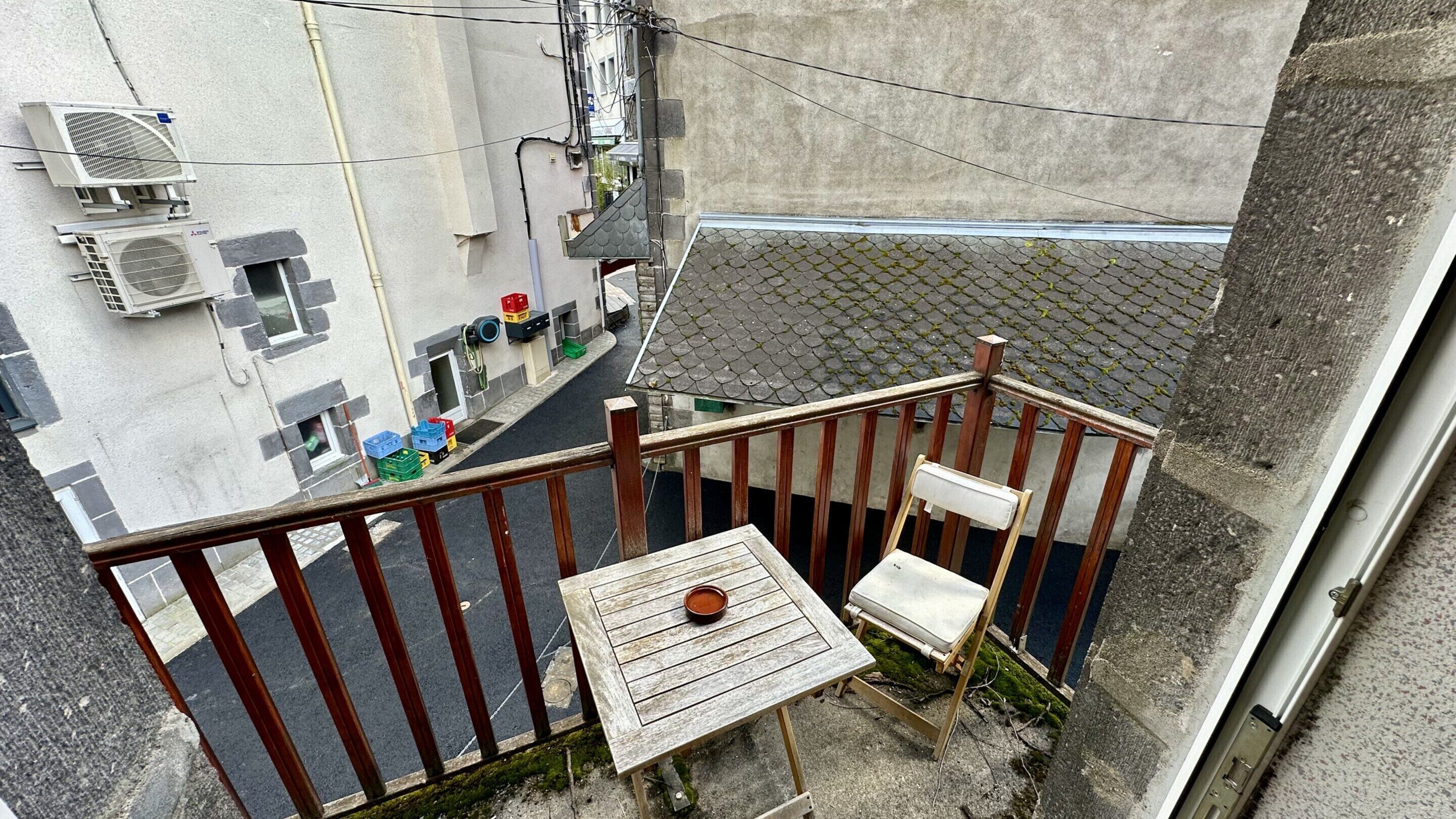 Căn hộ | Ban công