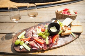 Unclassified image, 5 of 12, button - Vrbo Property (Étréaupont)