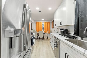 Fridge, microwave, oven, stovetop - NEW - 3 Br Backyard Oasis and Spa (Roseville)