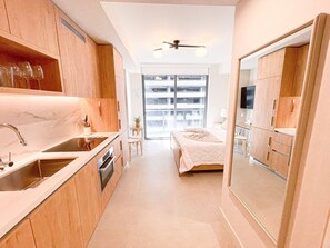 1 bedroom, iron/ironing board, free WiFi, bed sheets - Luxury Studio at The Crosby Miami Worldcenter (Miami)
