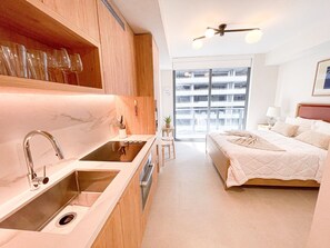 1 bedroom, iron/ironing board, free WiFi, bed sheets - Luxury Studio at The Crosby Miami Worldcenter (Miami)