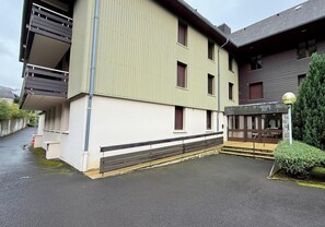 Apartment | Exterior - Family Hub With Modern Amenities (Mont-Dore)