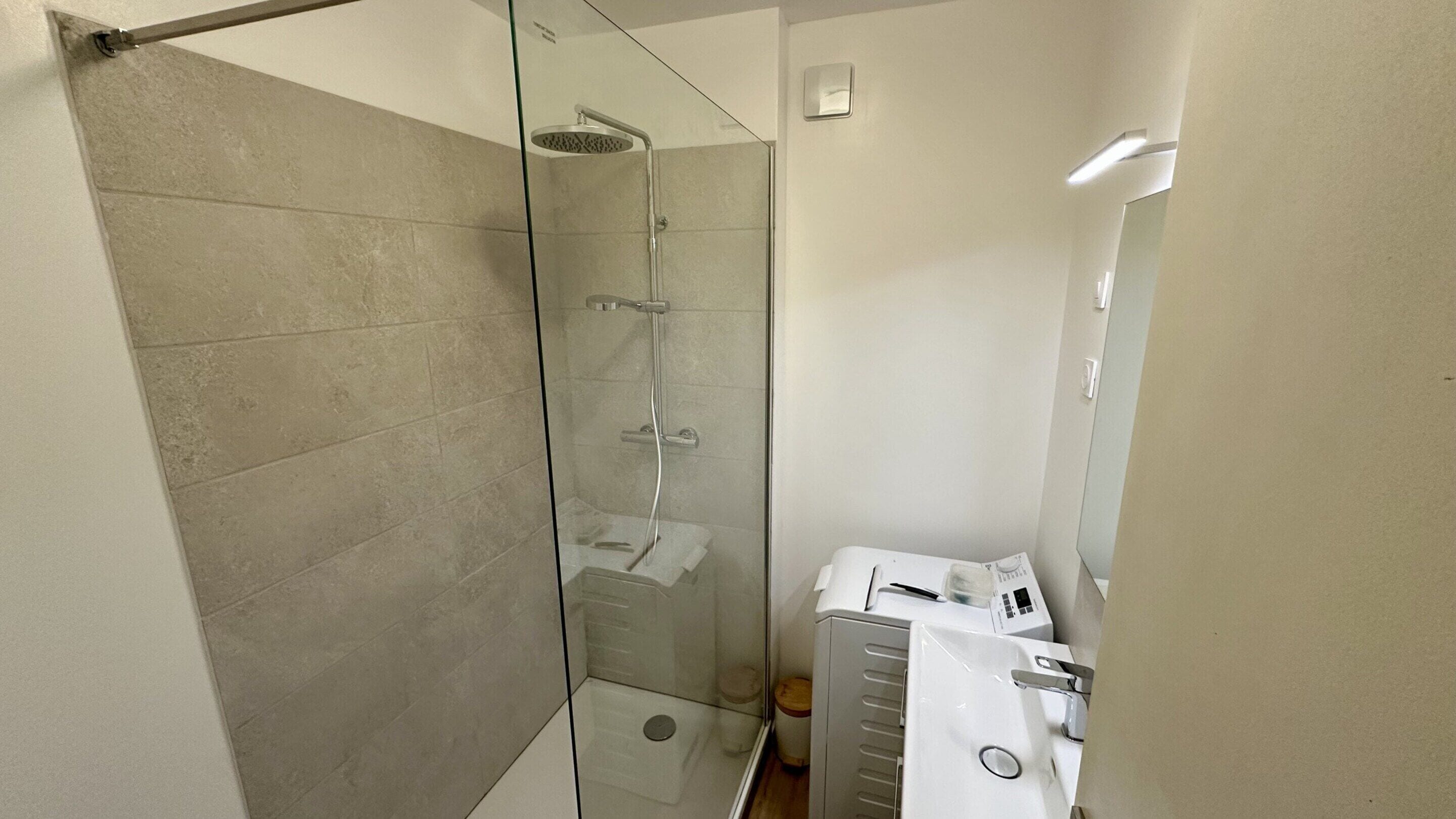 Apartment | Bathroom | Hair dryer