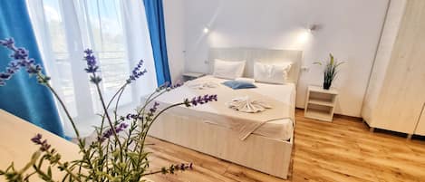 Habitación doble Deluxe | Tabla de planchar con plancha y wifi gratis