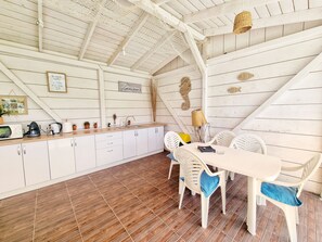 Dining - Casa Cochilia-Camere de inchiriat (Eforie Nord)