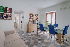 Dining - Angelina's apartment (Cefalù)