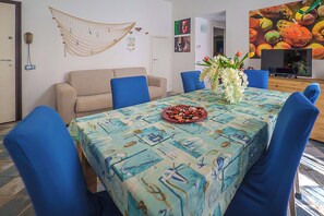 Dining - Angelina's apartment (Cefalù)