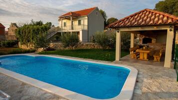 Villa | Pool | Indoor pool, outdoor pool