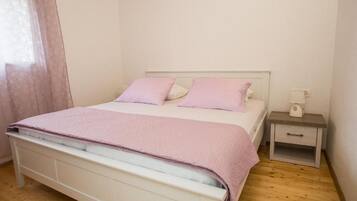 Villa | 4 bedrooms, iron/ironing board